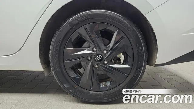 Hyundai Avante CN7 — Фото автомобиля 6