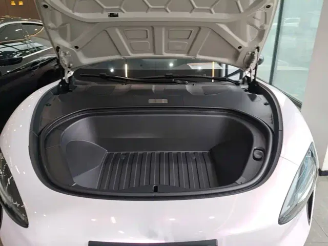 Xiaomi SU7 — Фото автомобиля 19