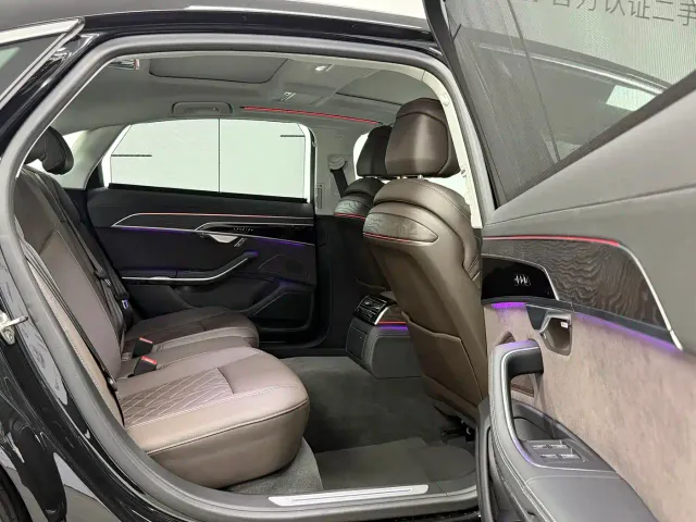 Audi A8 — Фото автомобиля 14