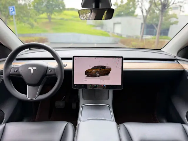 Tesla Model Y — Фото автомобиля 7