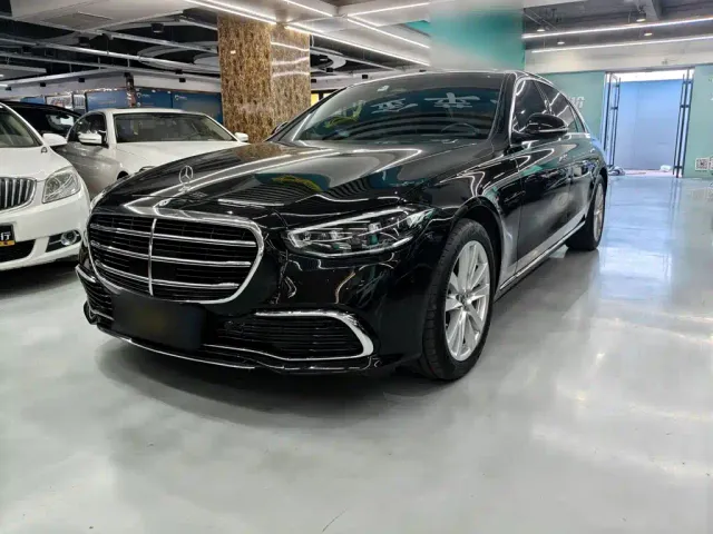 Фотография автомобиля — Mercedes-Benz S-Class
