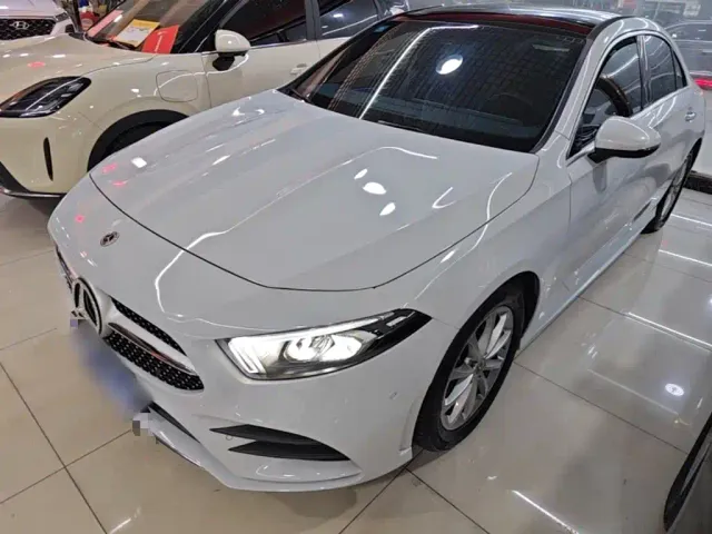 Фотография автомобиля — Mercedes-Benz A-Class