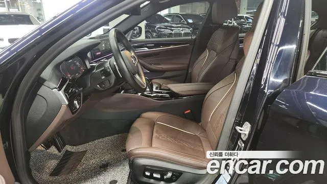 BMW 5-Series 5 серия (G30) — Фото автомобиля 11