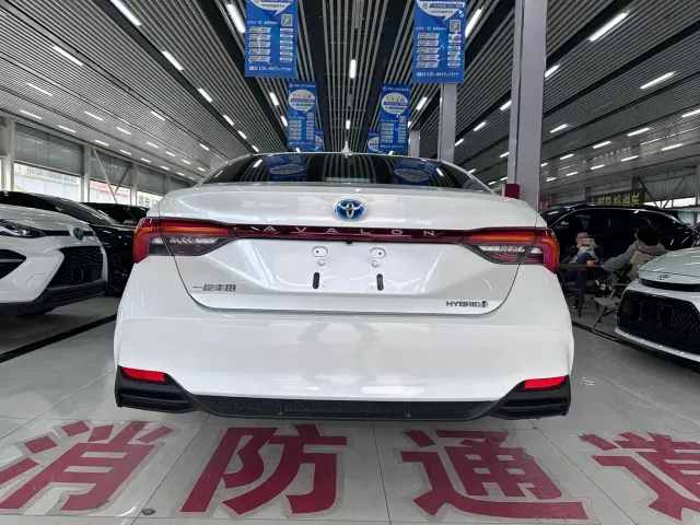 Toyota Avalon — Фото автомобиля 5