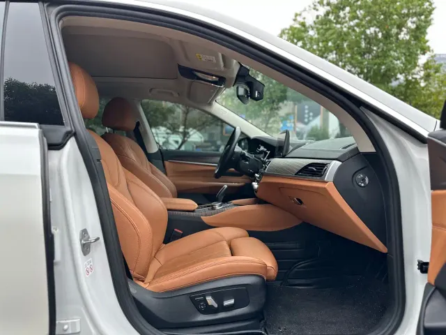 BMW 6 Series Gran Turismo — Фото автомобиля 9