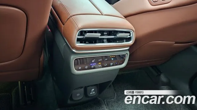 Genesis GV80 — Фото автомобиля 23