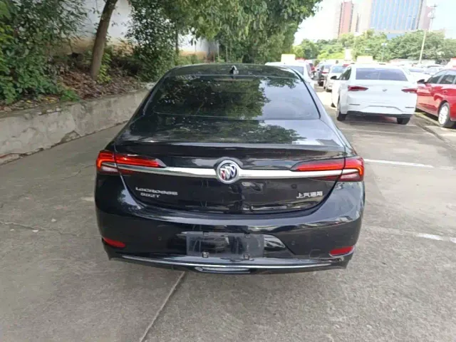Buick LaCrosse — Фото автомобиля 5