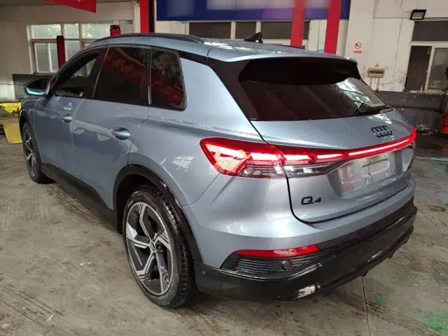 Audi Q4 e-tron — Фото автомобиля 4