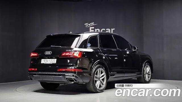 Audi Q7 55 TFSI quattro Premium — Фото автомобиля 2