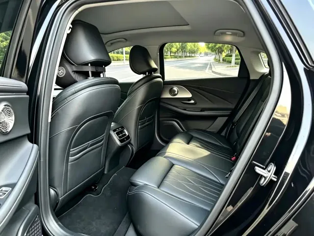 Chery Arrizo 8 — Фото автомобиля 6