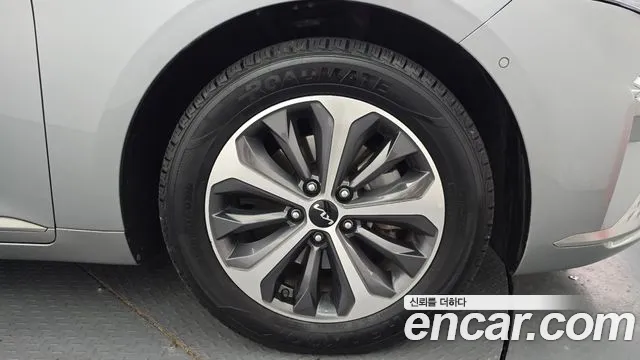 Kia K8 Hybrid — Фото автомобиля 6