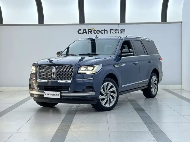 Фотография автомобиля — Lincoln Navigator