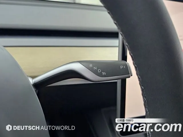 Tesla Model Y — Фото автомобиля 9
