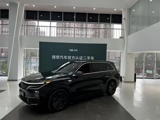 Li Auto L9 — Фото автомобиля 2