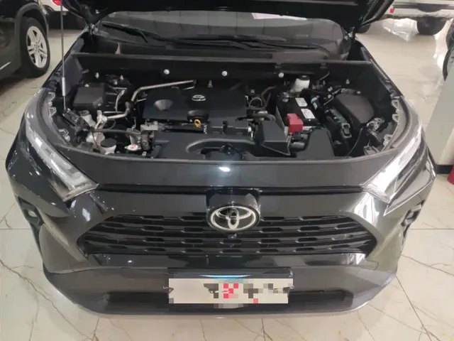 Toyota RAV4 — Фото автомобиля 15