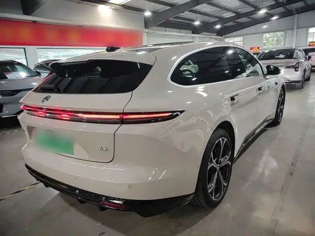 Nio ET5 Touring — Фото автомобиля 5