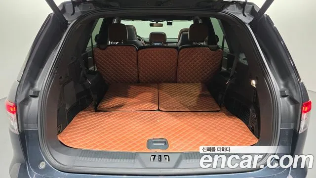 Lincoln Aviator — Фото автомобиля 25