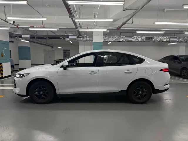 BYD Qin PLUS — Фото автомобиля 4