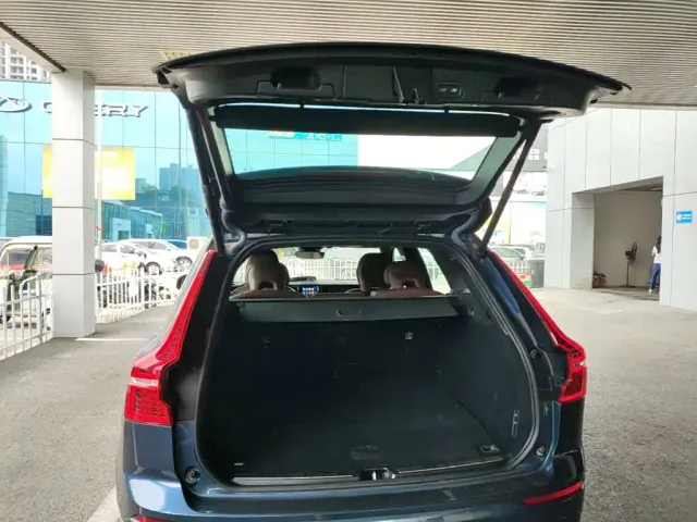 Volvo XC60 — Фото автомобиля 18