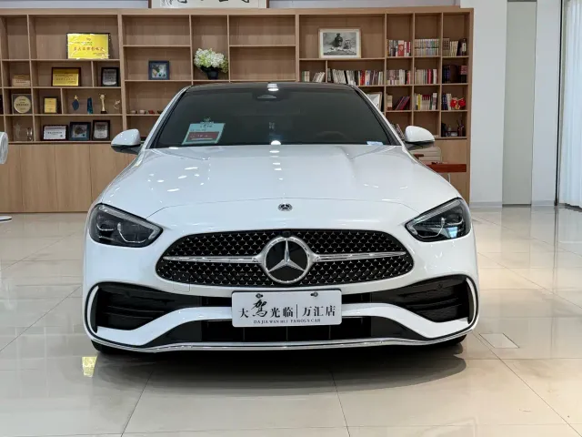 Mercedes-Benz C-Class — Фото автомобиля 4