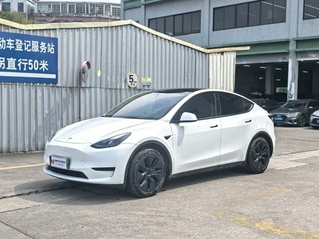 Фотография автомобиля — Tesla Model Y