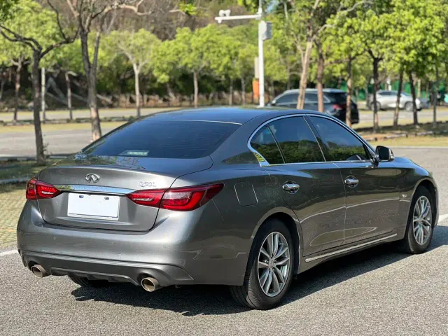 Infiniti Q50L — Фото автомобиля 9