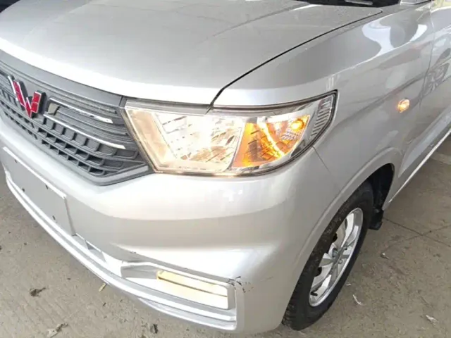 Wuling Hongguang V — Фото автомобиля 23