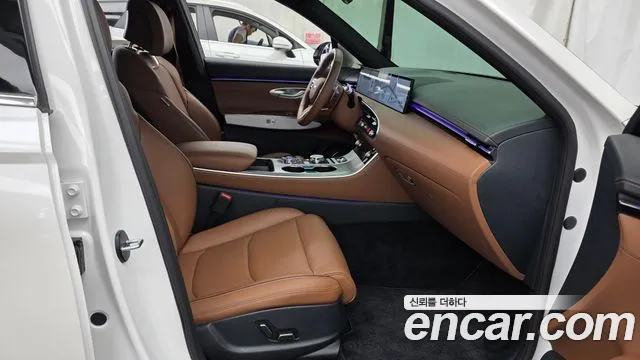 Genesis GV70 2.5T Бензин 2WD — Фото автомобиля 11