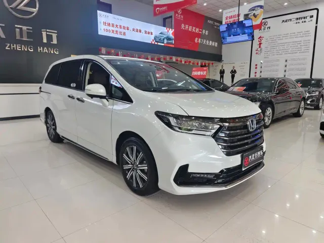 Honda Odyssey — Фото автомобиля 3