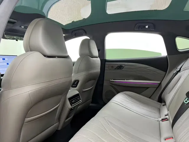 Geely Galaxy Xingyao 8 — Фото автомобиля 22