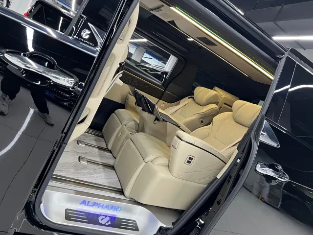 Toyota Alphard — Фото автомобиля 11