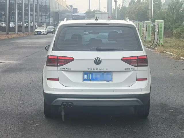 Volkswagen Touran — Фото автомобиля 5