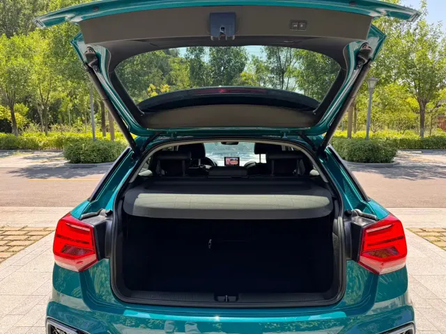 Audi Q2L — Фото автомобиля 21