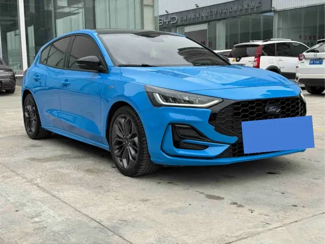 Ford Focus — Фото автомобиля 3