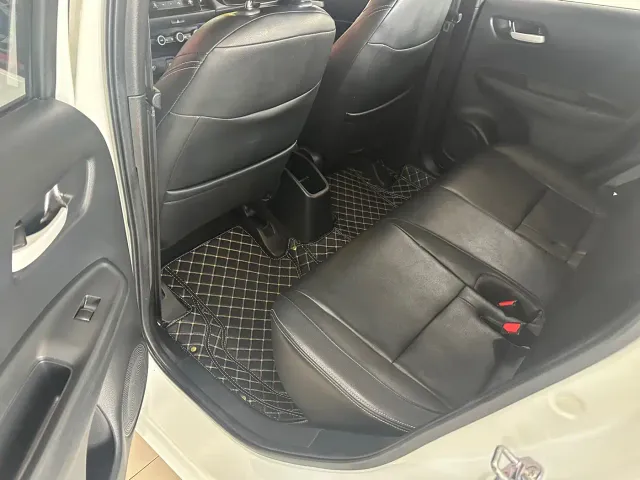 Honda Fit — Фото автомобиля 6