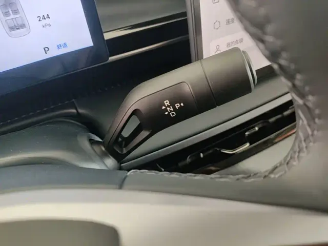 Geely Galaxy E5 — Фото автомобиля 13