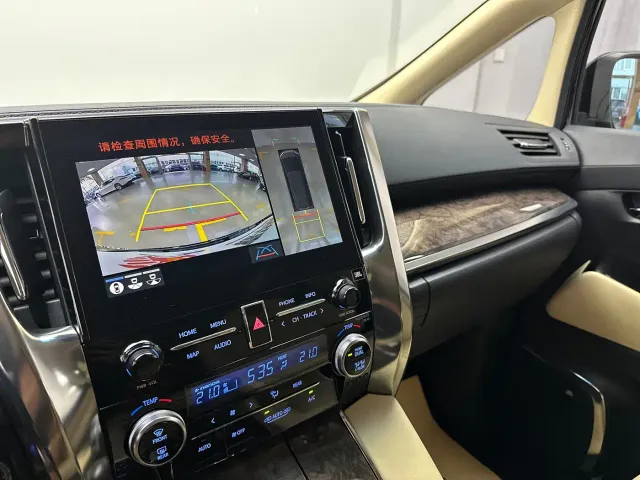 Toyota Alphard — Фото автомобиля 25