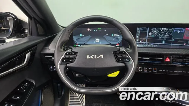Kia EV6 — Фото автомобиля 12