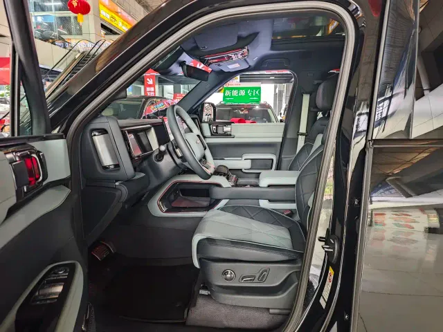 BYD FangChengBao Leopard 5 — Фото автомобиля 10