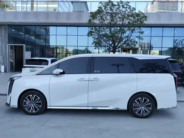 GAC Trumpchi M8 — Фото автомобиля 3