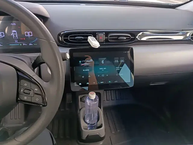 Leapmotor T03 — Фото автомобиля 12