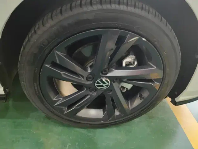 Volkswagen Golf 2021 280TSI DSG 30th Anniversary Edition — Фото автомобиля 6