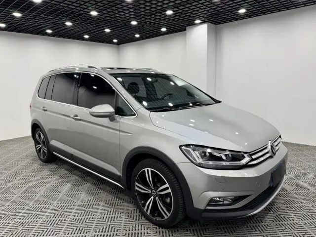 Фотография автомобиля — Volkswagen Touran