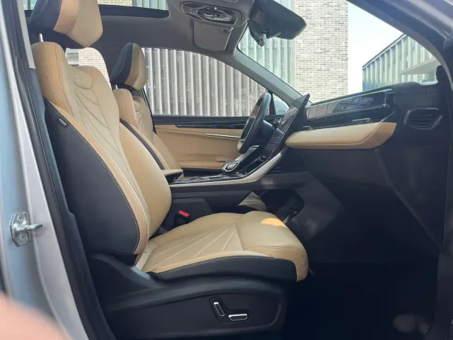 Geely Boyue L — Фото автомобиля 9