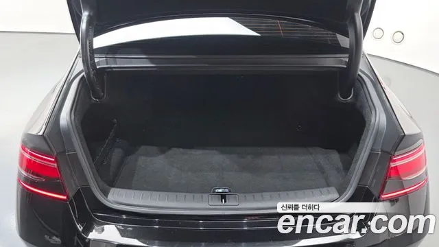 Genesis G90 Бензин 3.5 турбо AWD — Фото автомобиля 14
