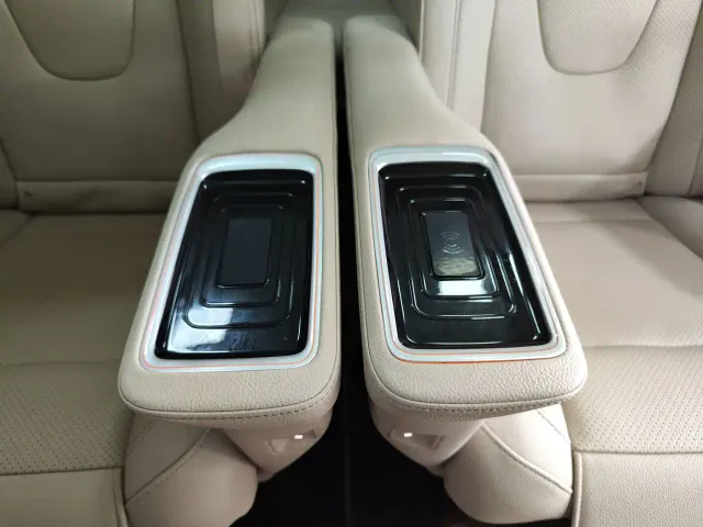Mercedes-Benz V-Class — Фото автомобиля 28