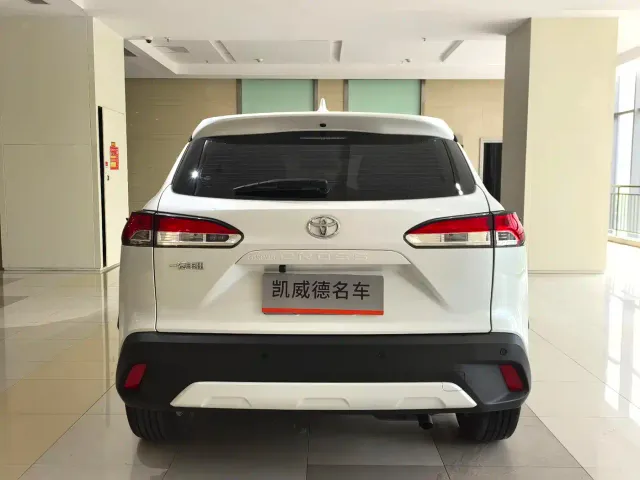 Toyota Corolla Cross — Фото автомобиля 3