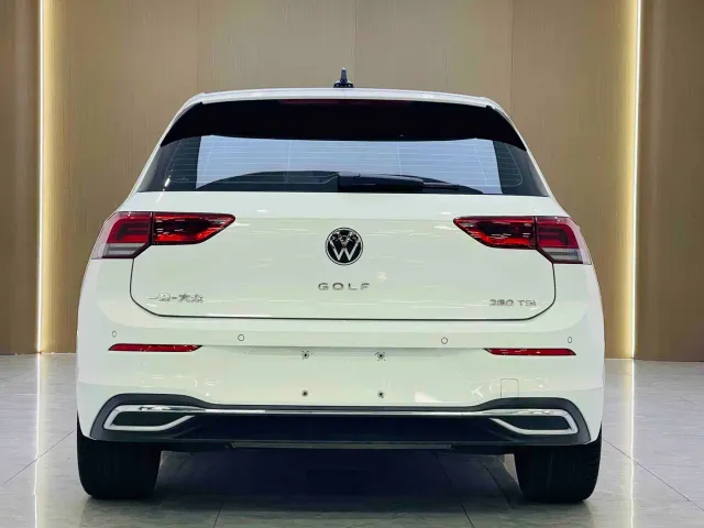 Volkswagen Golf — Фото автомобиля 4