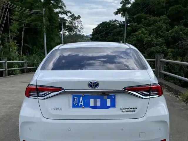 Toyota Corolla — Фото автомобиля 8