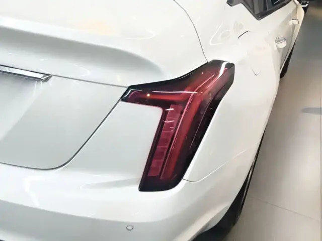 Cadillac CT5 — Фото автомобиля 7